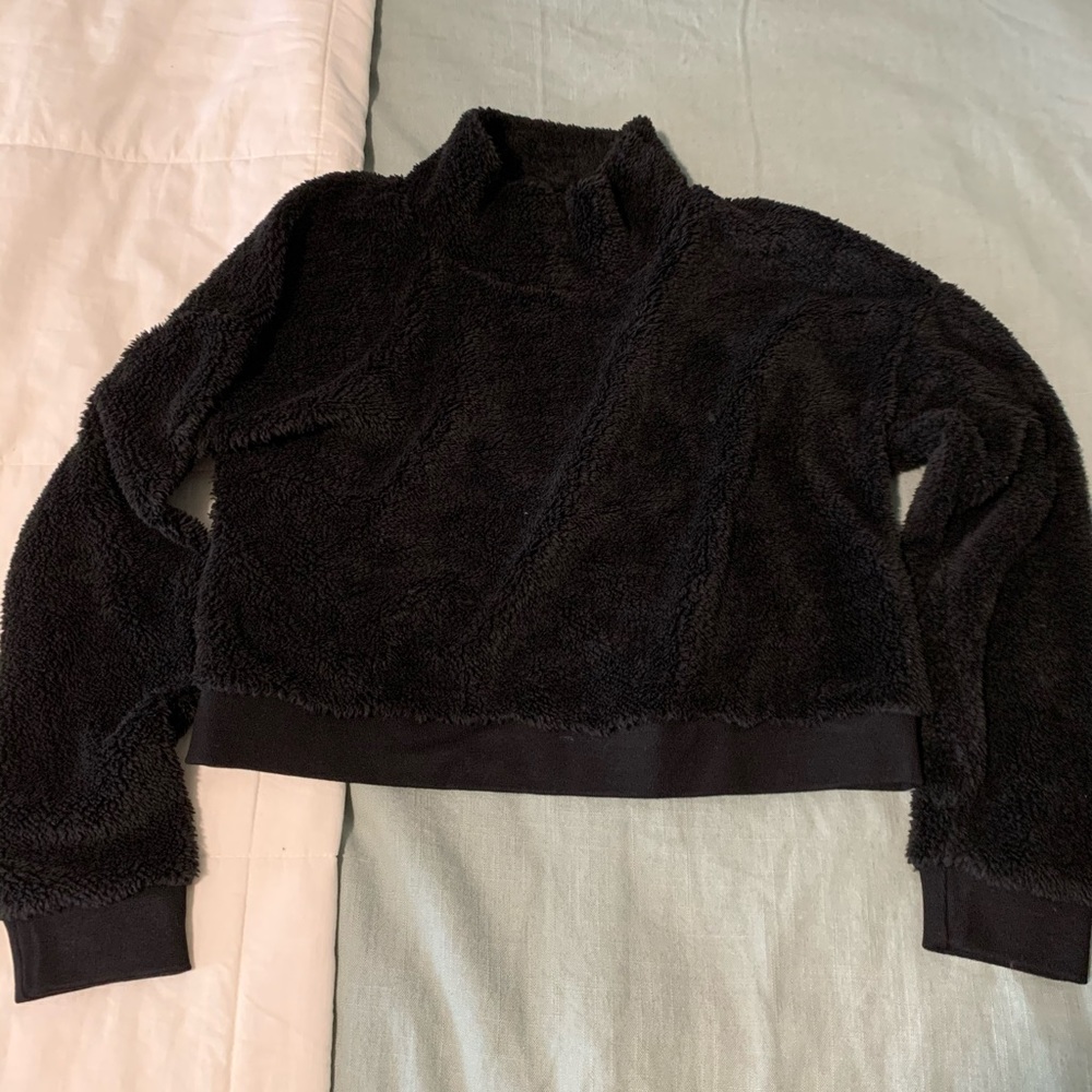 Beyond Yoga BFF Sherpa Cropped Sweatshirt